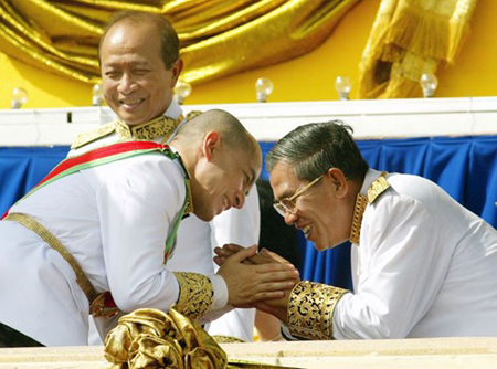 Quốc vương Norodom Sihamoni (trái) và Thủ tướng Hun Sen.